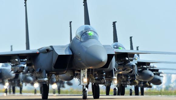 Aviones de combate F-15K de la Fuerza Aérea de Corea del Sur durante un ejercicio en un área no revelada. (AFP).