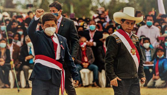 Guido Bellido juró al cargo el 30 de julio en las Pampas de Ayacucho. Fueron 60 días marcados por la confrontación política, investigaciones fiscales y cuestionamientos de distintos sectores (Photo Ernesto BENAVIDES / AFP)