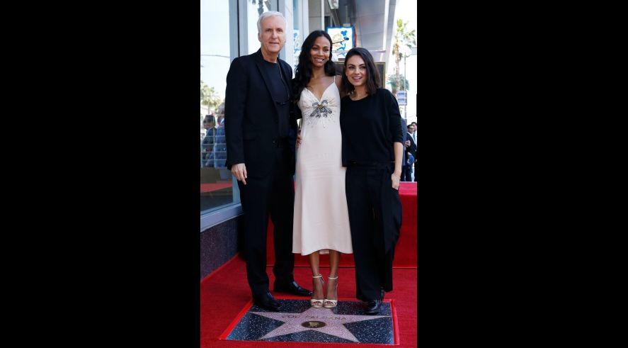 Zoe Saldaña, artista estadounidense, de padre dominicano y madre puertorriqueña, puso su nombre en la estrella número 2.637 del Paseo de la Fama, algo con lo que soñaba desde pequeña, según reconoció. (Foto: Agencia)