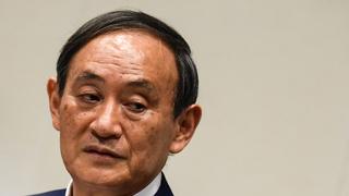 Yoshihide Suga, el gran favorito para suceder como primer ministro japonés a Shinzo Abe