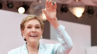 “Bridgerton”: por qué Julie Andrews es la voz de Lady Whistledown en la serie