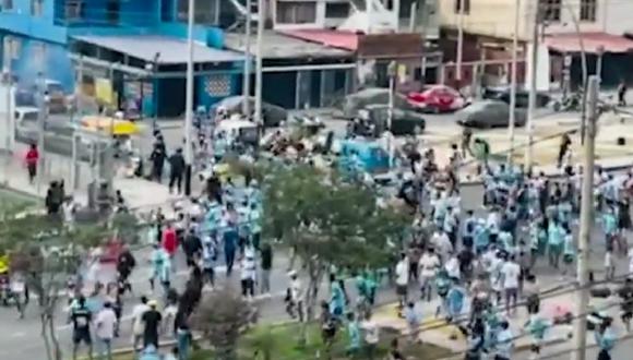 Barristas de Sporting Cristal y Universitario se enfrentaron violentamente. (Foto: Buenos Días Perú)