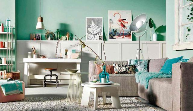 El fondo de color pastel no recarga el ambiente, gracias a que los muebles son blancos, sobrios y de líneas limpias. (Foto: Petite Lily Interiors)