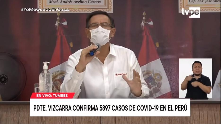 Moisés Piscoya durante la traducción en lengua de señas del pronunciamiento del presidente Martín Vizcarra. (Foto: Captura TVPerú).