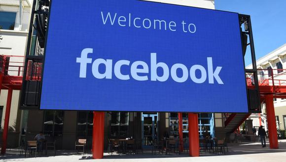 Facebook promete invertir US$1.000 millones en medios de comunicación en tres años. (Foto: Josh Edelson / AFP).