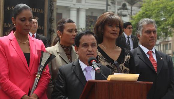 Cenaida y Cecilia, unidas en el v&oacute;ley,distanciadas en el Congreso. (Foto: El Comercio)