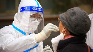 China supera los 40.000 contagios diarios de coronavirus, un récord de toda la pandemia