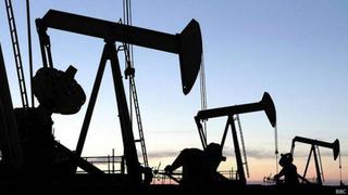 Petróleo: Exceso de oferta limitaría aumento del precio