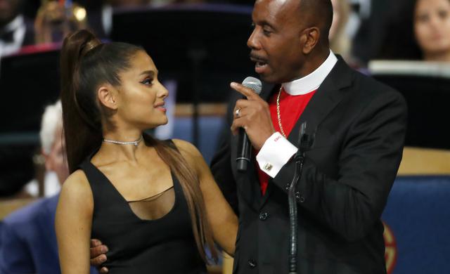 Ariana Grande vivió un incómodo momento en el funeral de Aretha Franklin (Foto: Agencias)