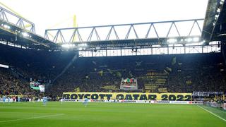 Hinchas de Borussia Dortmund rechazan que Catar sea sede del Mundial 2022