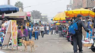 Calles de cuatro distritos siguen a merced del comercio informal