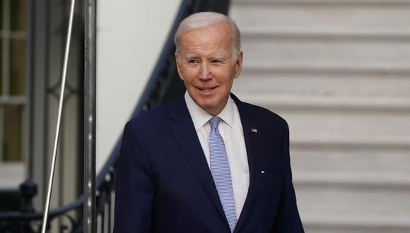 El presidente de los Estados Unidos, Joe Biden, camina por el jardín sur de la Casa Blanca antes de abordar el Marine One en ruta a Delaware, Washington, DC, EE. UU., 24 de febrero de 2023. (Foto de EFE/EPA/WILL OLIVER)