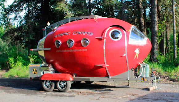Esta es la caravana con forma de misil atómico creada por un ciudadano en Alaska. (Foto: Atomic Camper)
