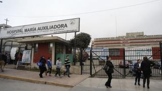 Fiscalía abre investigación por muerte de joven tras dar a luz en hospital de SJM