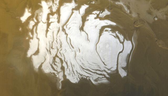 Situado bajo una capa de hielo marciano, el lago tiene aproximadamente 12 millas (20 kilómetros) de ancho. (Foto: AFP)