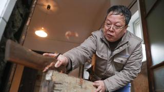 En China, un carpintero rehabilita las casas del "viejo Shanghái"