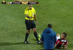 Universidad Católica vs Flamengo: Paolo Guerrero sufrió fuerte golpe en la cadera y asustó a todos