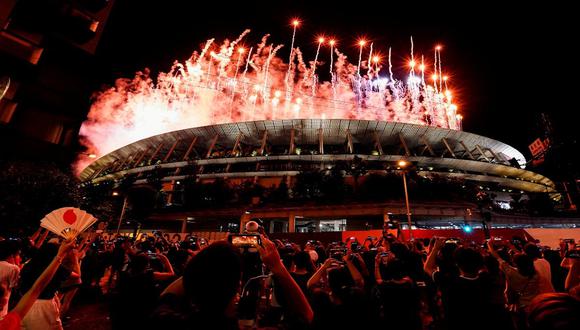 La posta se entregó en el Estadio Olímpico de Tokio durante la ceremonia de clausura del evento. (Foto: AFP)