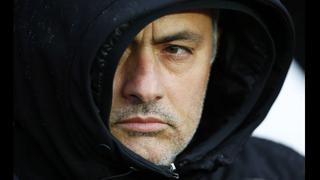 Mourinho fue operado en París de una lesión en el codo