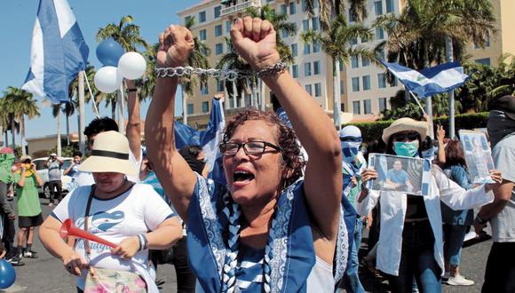 Las mujeres se muestran muy activas en los últimos días en Managua, en las protestas contra el régimen de Daniel Ortega. La oposición está exigiendo garantes internacionales para seguir con las negociaciones en Nicaragua. (Foto: Reuters)