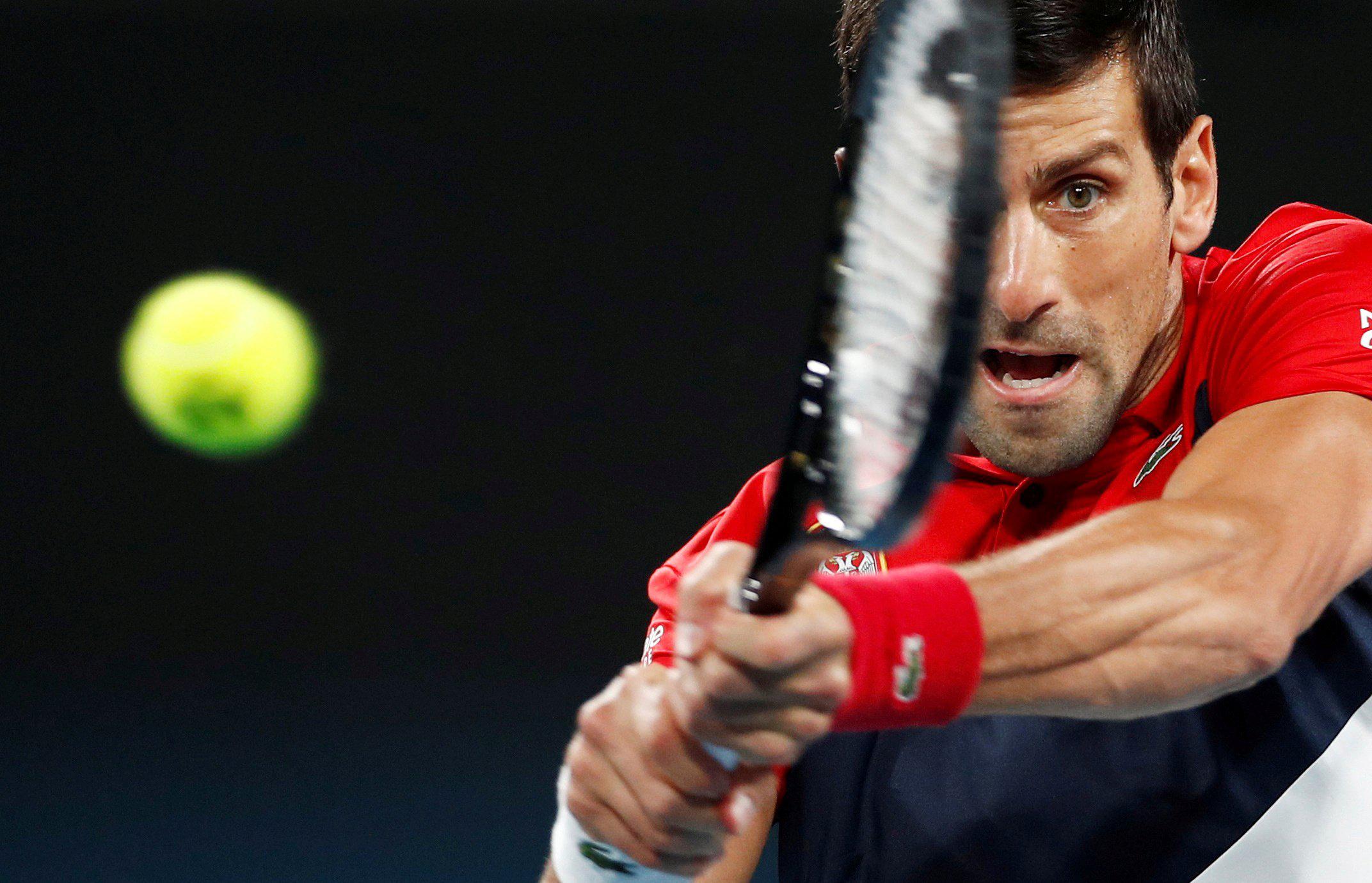 Novak Djokovic en acción durante la final en la categoría individual contra Rafael Nadal. REUTERS/Edgar Su