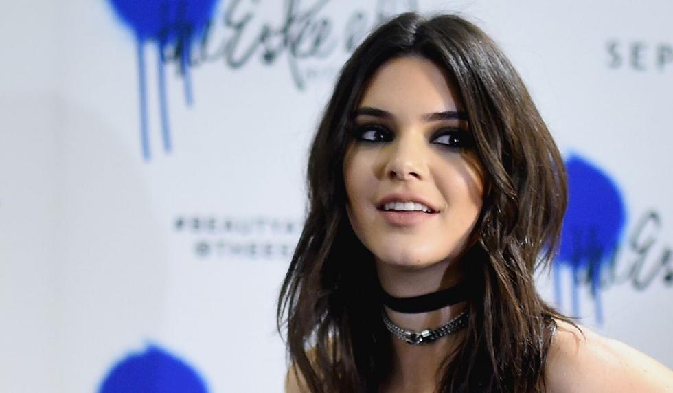 Kendall Jenner, como otras estrellas, compartió en Navidad diverso contenido relacionado a la fecha. (AFP)