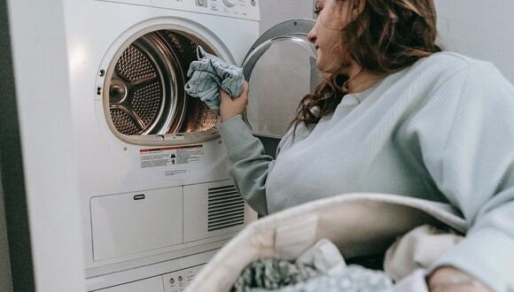 Las cortinas son problemáticas para lavarse en una lavadora corriente, pues podrían rasgarse con facilidad (Foto: @Pexels)