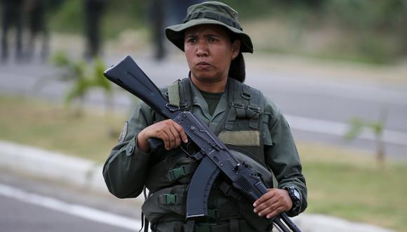 Venezuela refuerza su presencia militar en frontera con Cúcuta, Colombia, tras el arribo de ayuda humanitaria de Estados Unidos. (AP).