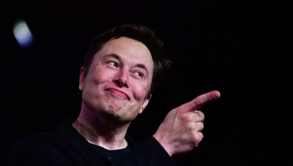 Durante el año de pandemia, el jefe de Tesla, Elon Musk, se hizo un 559 % más rico gracias al espectacular rally en bolsa de la compañía de vehículos eléctricos. (Foto: Frederic J. BROWN / AFP).