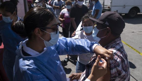 Coronavirus en México | Últimas noticias | Último minuto: reporte de infectados y muertos hoy, domingo 17 de octubre del 2021 | Covid-19. (Foto: Guillermo Arias / AFP).