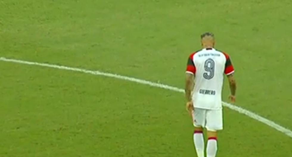 Paolo Guerrero no pudo aportar mucho en el partido Sport Recife vs Flamengo. (Foto: Captura)