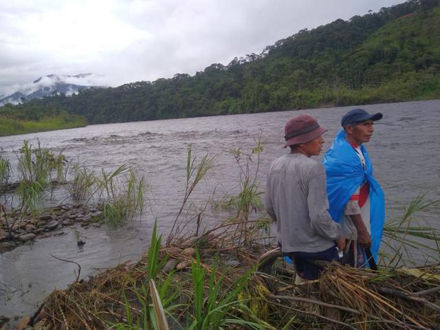 Desde el día de ayer, participan en el rescate personal de la Marina, Defensa civil del distrito de Ayapata, La policia de Mazuko, los Alcaldes de las municipalidades de San Habana, Ayapata, así como las rondas campesinas (Foto: cortesía)