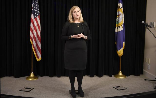 Barry, que es demócrata, era una alcaldesa sumamente popular que albergaba planes ambiciosos de transformar la ciudad en un centro urbano importante, cuando asombró a los ciudadanos hace pocas semanas al admitir el amorío. El proceso de transición será rápido: fue reemplazada por el vicealcalde. (AP).