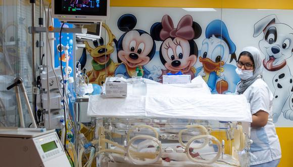 Los médicos revelaron que la salud de los nueve bebés ha mejorado significativamente y estarían internados dos meses más (Foto: AFP)