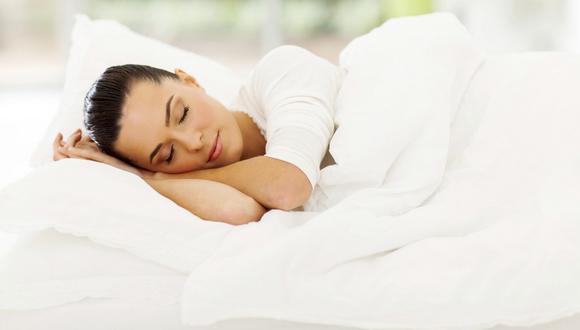 ¿Duermes mucho los fines de semana? Eso te ayudaría a adelgazar