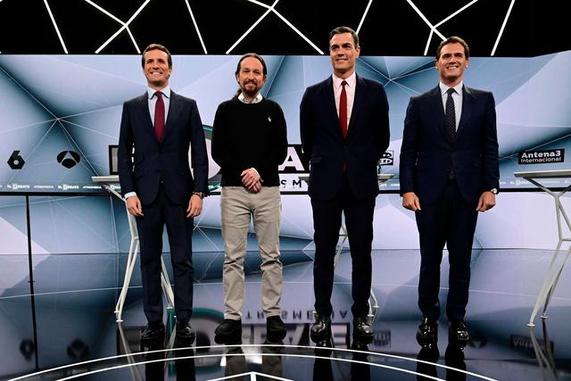 A cinco días de que los españoles acudan a las urnas para elegir a un nuevo jefe de Gobierno y 24 horas después de un primer debate, los cuatro candidatos se volvieron a encontrar y no dudaron en acusarse mutuamente. (AFP)