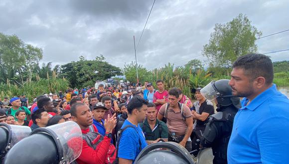 Migrantes, en su mayoría venezolanos, intentaron ingresar a Honduras en su paso para llegar hasta Estados Unidos. (Foto: Facebook Gobernación Departamental de Izabal)