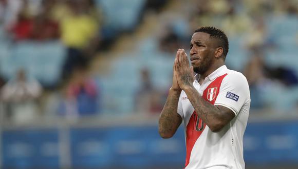 Jefferson Farfán dejó la concentración de la selección peruana en Sao Paulo. (Foto: AP)