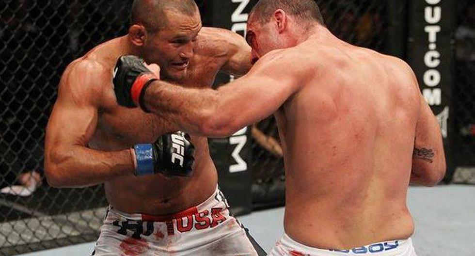 &#039;Hendo&#039; gan&oacute; el primer combate, considerado uno de los mejores de la historia. (Foto: UFC Espa&ntilde;ol/Facebook)