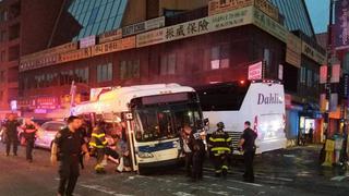 Choque entre dos buses deja al menos 3 muertos y 16 heridos en Nueva York