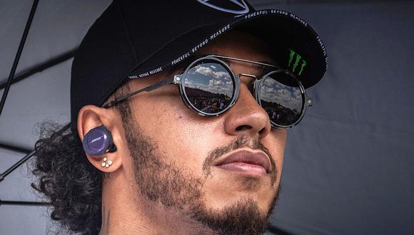 El piloto inglés Lewis Hamilton escucha a la española Rosalía para relajarse. (Foto: AFP)