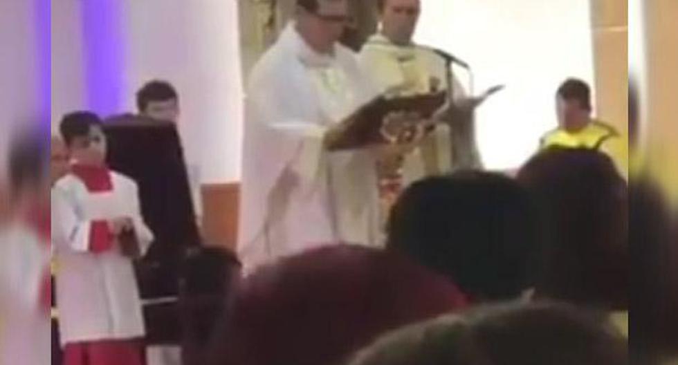 Sucedió en el sermón de misa de un sacerdote colombiano. Aquí te dejamos las imágenes. (Video: Facebook)