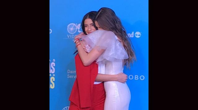 Macarena Achaga y Bárbara López durante la premier de la película "En las buenas y en las malas".