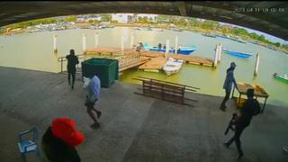 Por tierra y mar: video muestra cómo fue la masacre de 9 personas en un puerto pesquero de Ecuador