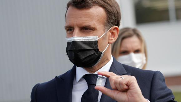 El presidente de Francia, Emmanuel Macron, recibió la dosis de refuerzo de la vacuna contra el coronavirus. (CHRISTOPHE ENA / POOL / AFP).