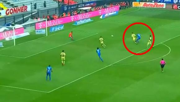 Cruz Azul vs. América EN VIVO: 'Cabeza' Rodríguez marcó 1-0 con potente remate de derecha | VIDEO. (Foto: Captura de pantalla)