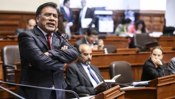 Javier Vel&aacute;squez Quesqu&eacute;n salud&oacute; que el presidente Ollanta Humala haya propuesto a Edgar Alarc&oacute;n como nuevo contralor. (Foto: Congreso de la Rep&uacute;blica)