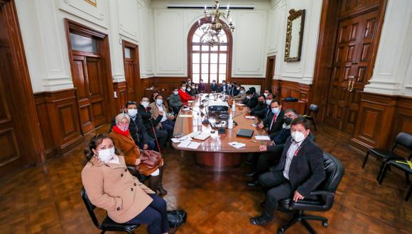 Bellido y los congresistas de PL se reunieron en la sede de la Presidencia del Consejo de Ministros. (Foto: PCM)
