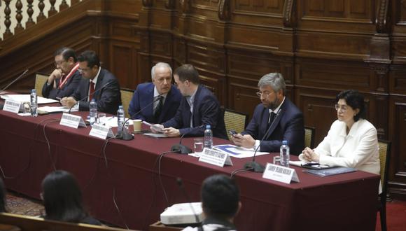 El ministro de Justicia se presentó ante la Comisión de Constitución. También están presentes los titulares del JNE, Onpe y Reniec. Foto: César Bueno / GEC