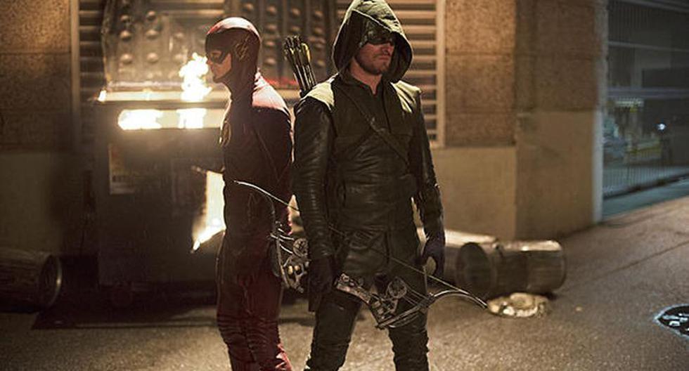Grant Gustin es Barry Allen en 'The Flash' y Stephen Amell es Oliver Queen en 'Arrow' (Foto: The CW)